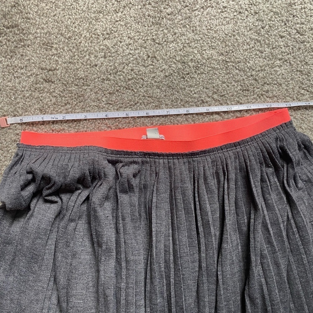 American Eagle skirt women’s gray, small​​​ - Picture 2 of 7